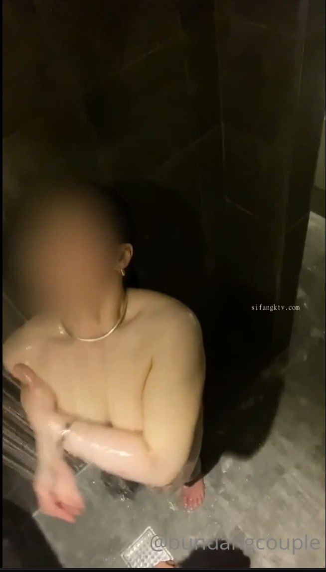 大侠魂花间浪子都俩娃的少妇了偷情楼下烧烤店老板（多部完整版视频已上传至下面简界）